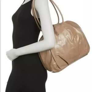 Hobo Divine Leather Shoulder Bag in Cobblestone